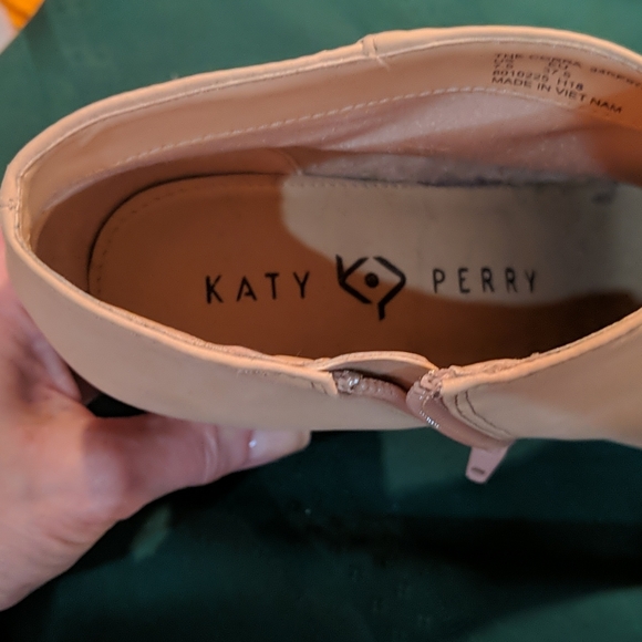 Katy Perry booties - Picture 3 of 8